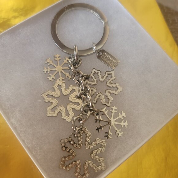 COACH - Multi Snowflake Keychain with Crystals (Brand New) Gift box included. - Picture 3 of 8